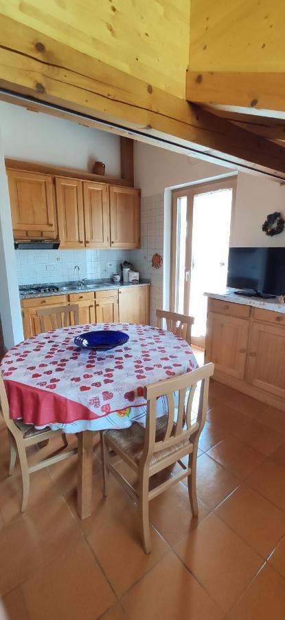 Mansarda A Carciato, Trilocale In Montagna Apartment Димаро Екстериор снимка